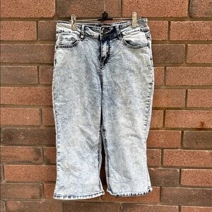 Suzanne Betro Light Wash Denim Capri Pants Size 10